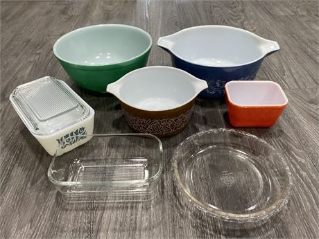 5 PYREX DISHES + 2 BUTTER DISHES