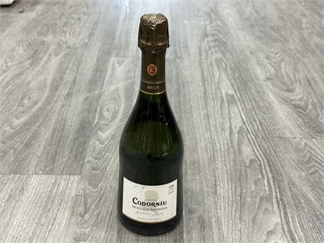 NEW / SEALED BOTTLE OF CODORNIU BRUT FROM SPAIN
