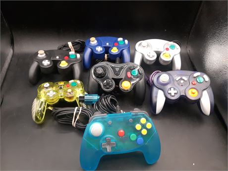 COLLECTION OF GAMECUBE / N64 CONTROLLERS
