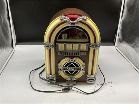 CROSLEY AM/FM CASSETTE JUKE BOX - WORKS BUT DIALS ARE FINICKY