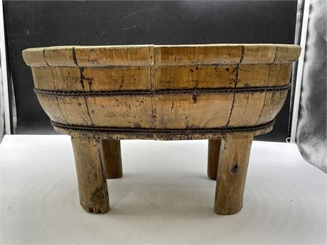 ANTIQUE FOOTED PLANTER 19”x13”x11”