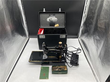 SINGER 221K SEWING MACHINE W/ ORIGINAL BOX, PEDAL & ECT