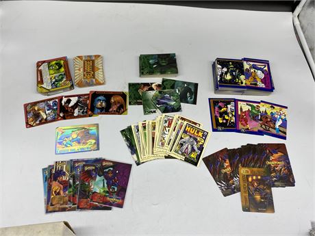 LOT OF MISC SUPER HERO COLLECTOR CARDS