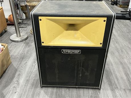TRAYNOR BW-2 SPEAKER CABINET (29” tall) UNTESTED
