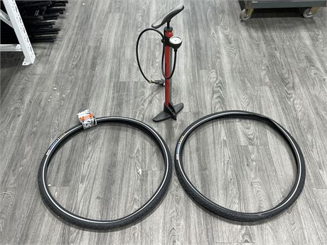 2 MAXXIS OVERDRIVE BICYCLE TIRES & PRODEL PUMP
