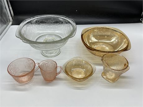 VINTAGE DEPRESSION GLASS DISHES (Largest is 9.5” wide)