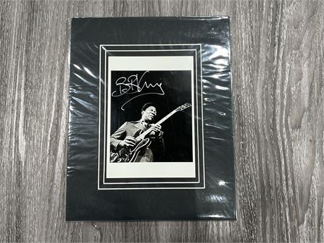 ‘BB KING’ SIGNED PHOTO, MATTED TO 8”x10” W/ COA