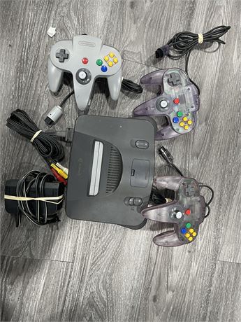 N64 COMPLETE W/ CORDS AND 3 CONTROLLERS