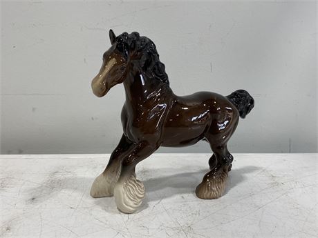 ROYAL DOULTON HORSE (10”X8”)