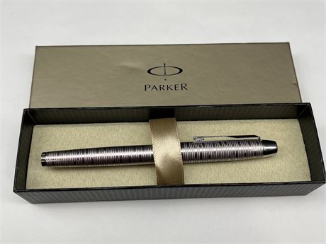 PARKER FOUNTAIN PEN WITH BOX
