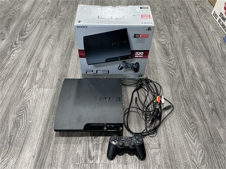 PLAYSTATION 3 COMPLETE W/BOX - TURNS ON
