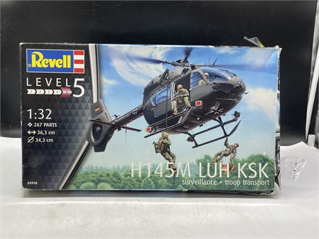 OPEN BOX REVELL LEVEL 5 HELICOPTER 267 PIECE MODEL KIT - COMPLETE
