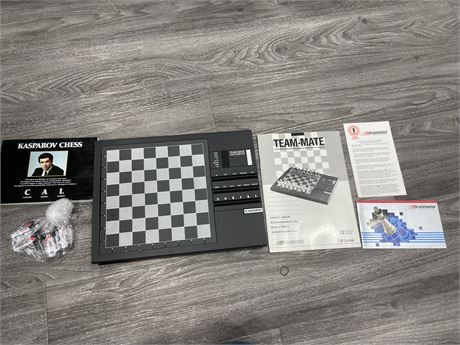 KASPAROV CHESS COMPUTER WITH ASSORTED LEARNING