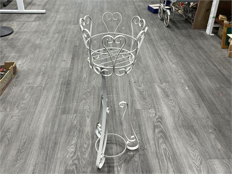 MCM WROUGHT IRON PLANT STAND (12”x31”)