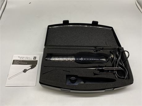 PRESIDENTS CHOICE ELECTRIC CARVING SET (Like new)
