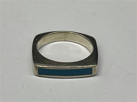VINTAGE 925 STERLING NATIVE AMERICAN TURQUOISE STONE INLAY SQUARE RING - SIZE 7