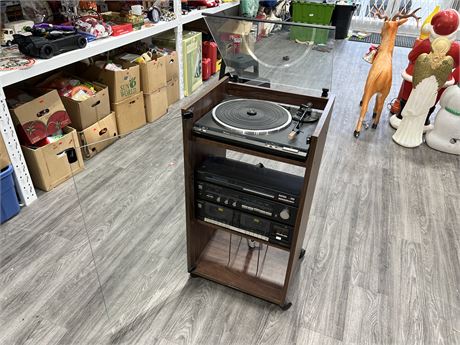 VINTAGE TECHNICS STEREO W/ ROLLING CABINET