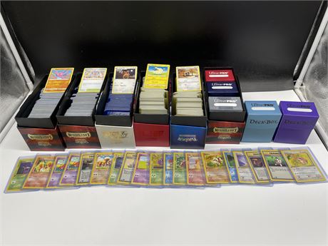 POKÉMON LOT 1ST EDITIONS APPROX 2500 CARDS + DECK BOXES