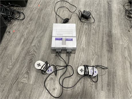 SNES CONSOLE COMPLETE (UNTESTED)