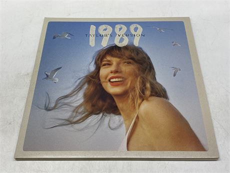 TAYLOR SWIFT - 1989 (2)LP W/ COLOURED VINYL - NEAR MINT (NM)