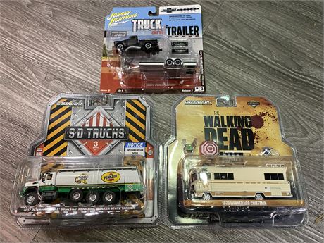 3 GREENLIGHT COLLECTABLES