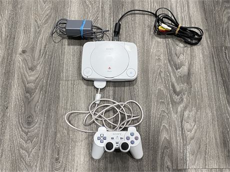 WORKING SONY PS ONE WITH 1 CONTROLLER