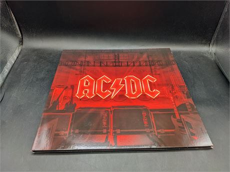 AC/DC (M) MINT CONDITION - VINYL