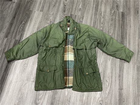 VINTAGE GREEN PIONEER MADE IN VANCOUVER FLANNEL LINED WATERPROOF JACKET SIZE L