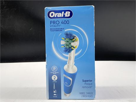 SEALED ORAL B PRO 400 VITALITY RECHARGEABLE TOOTHBRUSH