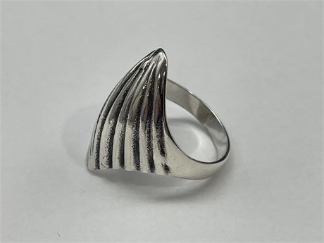 925 STERLING SILVER LADIES RING — SIZE 6.75