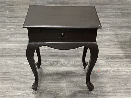 SIDE ACCENT TABLE - CHINIZ & COMPANY (24”X16”X29”)