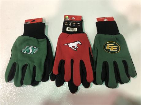 GLOVES WITH CFL LOGOS