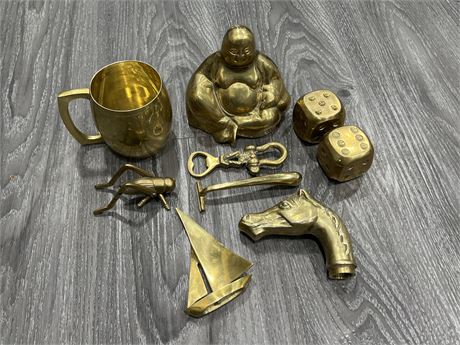 LARGE LOT OF MISC VINTAGE BRASS PIECES DICE, HORSE HEAD & ECT