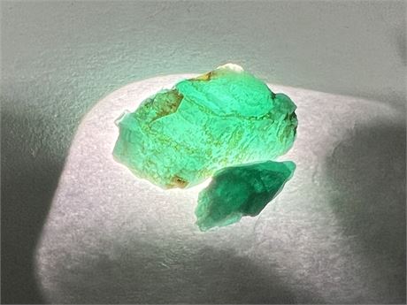 GENUINE COLOMBIAN EMERALD CRYSTAL SPECIMENS - 5.92CT