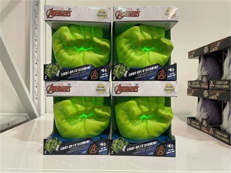 NEW AVENGERS HULK FIST LIGHT UP TOYS (4 PACK)