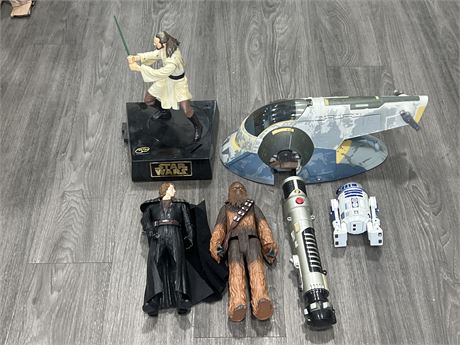 STAR WARS COLLECTABLES