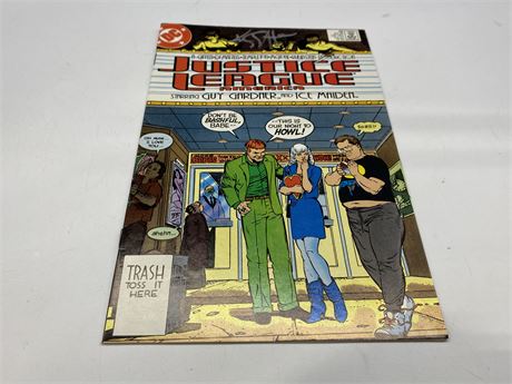 JUSTICE LEAGUE AMERICA #28 SIGNED BY KEITH GIFFEN
