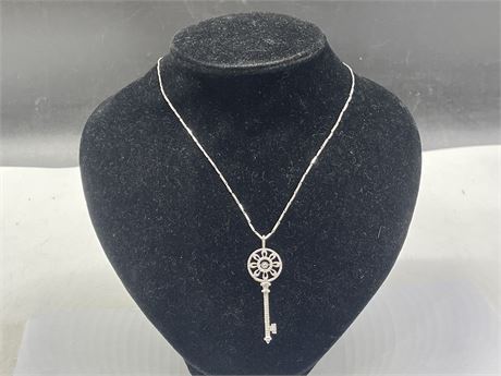 925 STERLING SILVER CHAIN + PENDANT (16”)