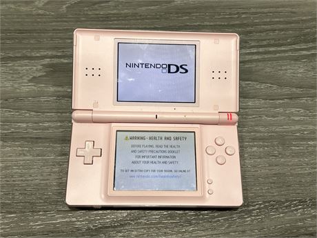 NINTENDO DS - WORKING - NO CHARGER