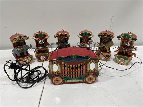 VINTAGE HOLIDAY CAROUSEL MUSICAL & ANIMALS MOVE - WORKS