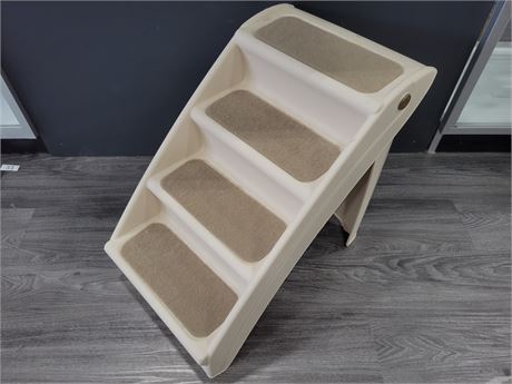 FOLDING PET STAIRS (20"tall)