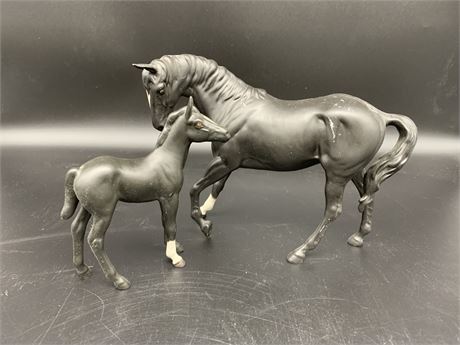 BESWICK PORCELAIN HORSE AND FOAL