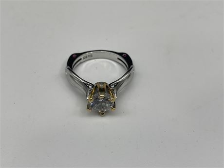 925 STERLING RING W\ MOISSANITE DIAMONDS\CRYSTALS - SIZE 06