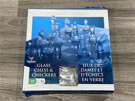 STAUTON STYLE COMPLETE GLASS CHESS SET