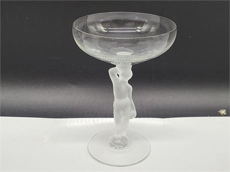 COLLECTIBLE SADIN GLASS COCKTAIL GOBLET (6")