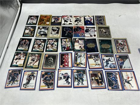 LOT OF GRETZKY CARDS