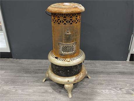 ANTIQUE ROYALITE “PERFECTION” CANADIAN HEATER (2ft tall)