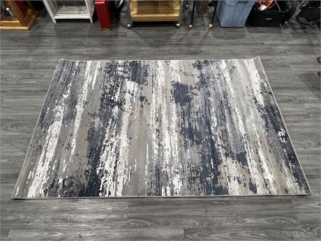 CLEAR WATER COLLECTION AREA RUG - LIKE NEW - 5' X 7'6" COSTCO