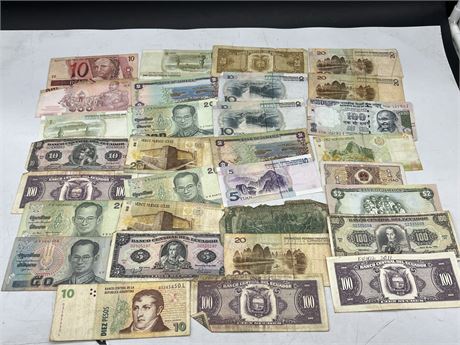 LOT OF MISC CURRENCY BILLS