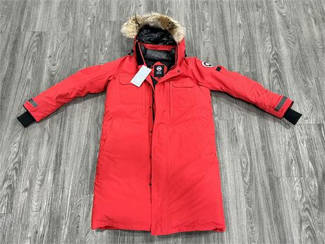 NEW CANADA GOOSE UPDATED WESTMOUNT PARKA WITH FUR (SIZE LARGE) (100% AUTHENTIC)